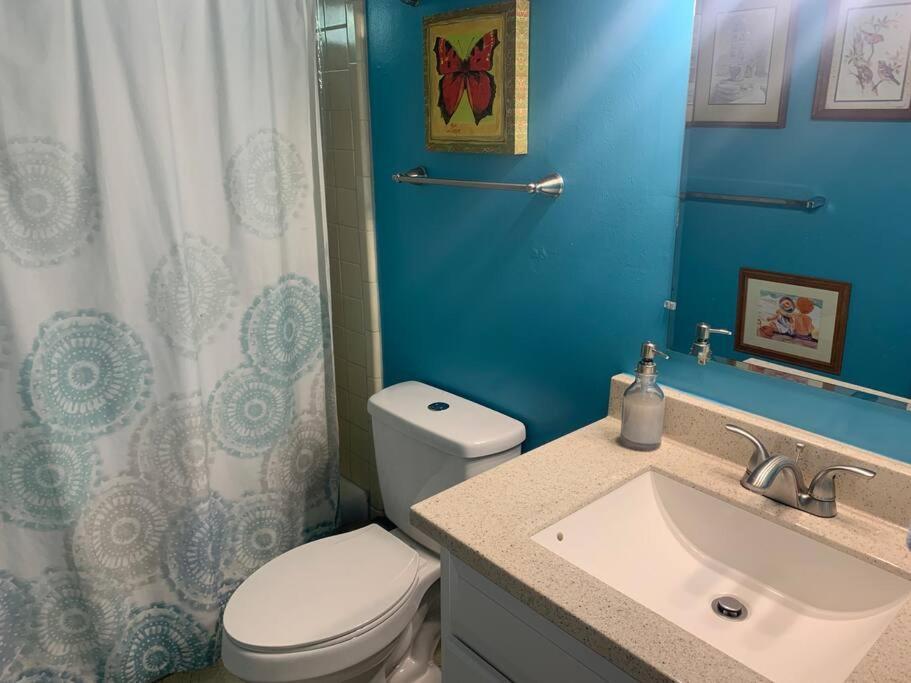 Family Friendly Downtown Home - Private Yard & Grill - Location, Location, Location! Athens Exterior photo