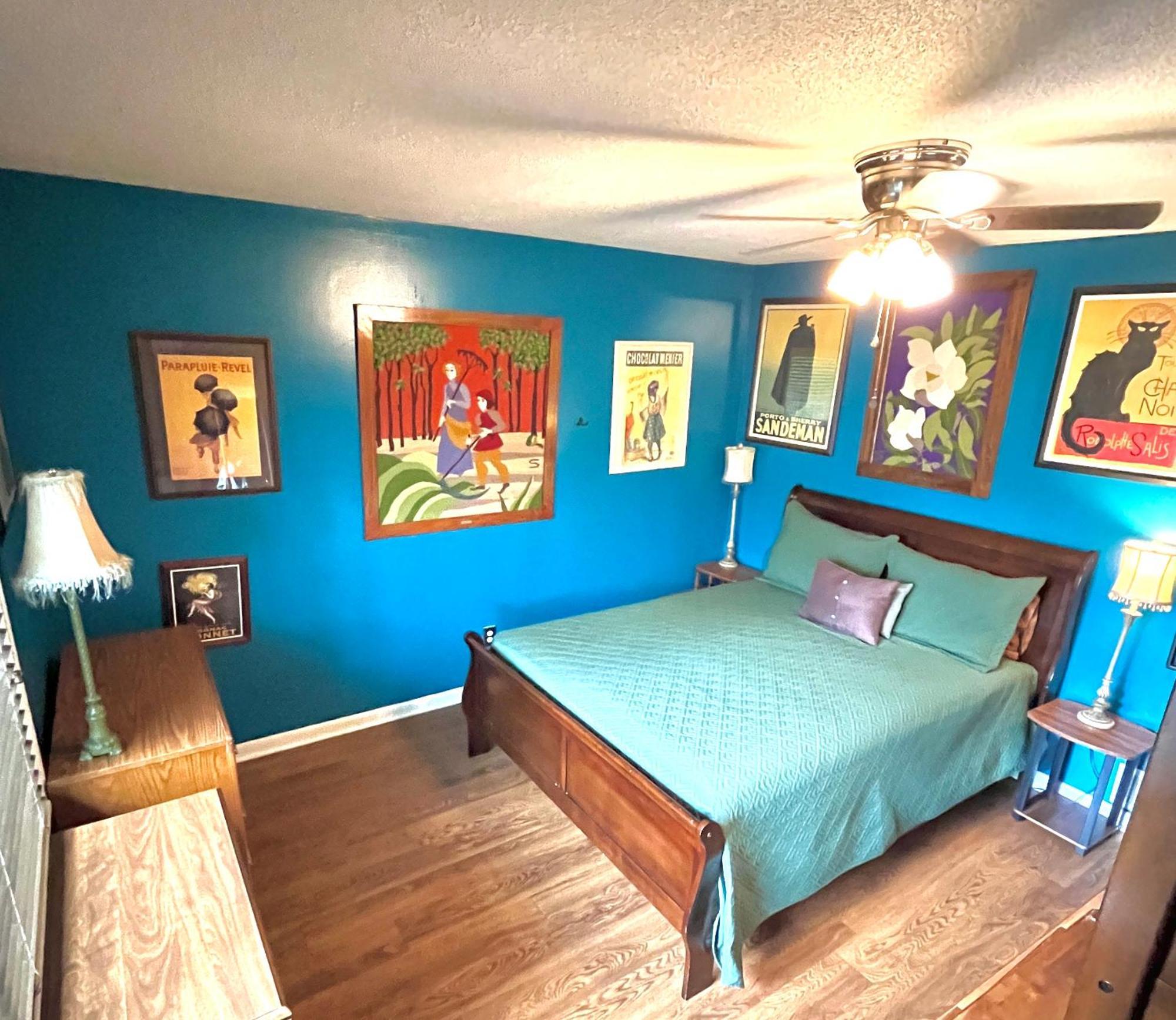 Family Friendly Downtown Home - Private Yard & Grill - Location, Location, Location! Athens Exterior photo
