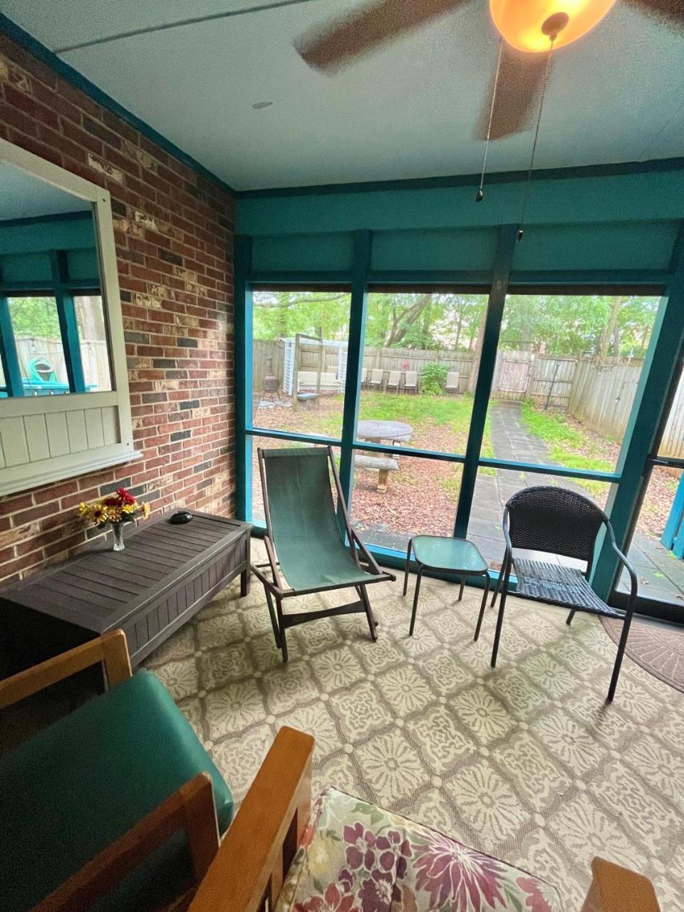 Family Friendly Downtown Home - Private Yard & Grill - Location, Location, Location! Athens Exterior photo